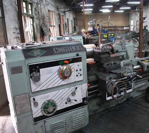 Horizontal lathe